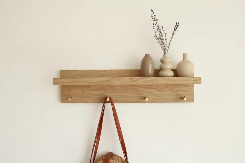 Solid Oak Wall Mounted Coat Rack Shelf with 5 Brass Hooks, Entryway Hanging Key Holder Organizer, Modern Wooden Wall Shelf with Hooks for Hallway, Living Room, Bathroom