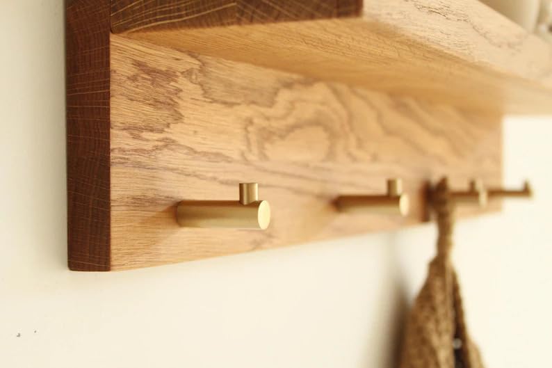 Solid Oak Wall Mounted Coat Rack Shelf with 5 Brass Hooks, Entryway Hanging Key Holder Organizer, Modern Wooden Wall Shelf with Hooks for Hallway, Living Room, Bathroom
