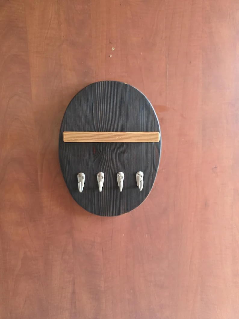Rustic Wood Wall Key Holder with Shelf, 5-Hook Entryway Organizer, Black and Natural Wood Decor for Hallway Bedroom Kitchen, Space-Saving Hanging Storage Rack