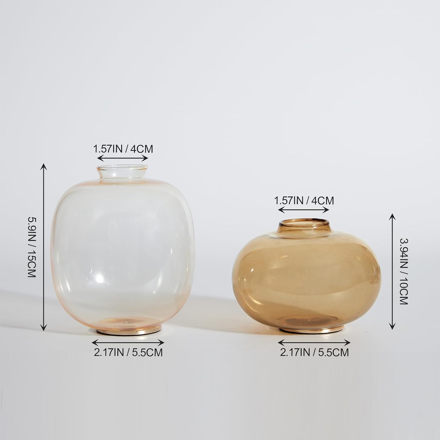 DN DECONATION Amber Bud Vases Set of 2, Small Round Brown Glass Flower Vases with Gold Non-Slip Base for Centerpieces Dining Table Decor Bookshelf Bedside Table Housewarming Gift Tulip Fall