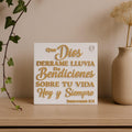 Plaque: QUE DIOS DERRAME LLUVIA DE BENDICIONES SOBRE TU VIDA HOY Y SIEMPRE - MADE IN USA
