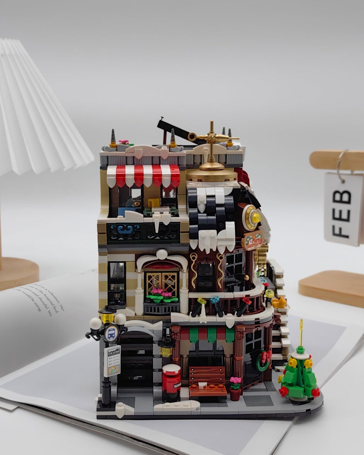 Christmas Cafe House Building Block Set, Adult Street View Bricks Model Set, Boys Girls Adult Christmas Holiday Toys Gifts, 2506 PCS Mini Block House Model (1054)