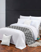 Black White Geometric Bed Runner Scarf Cal King Size, Modern Abstract Art Luxury Bed Throw Runners & Scarves for Twin Full Queen King Foot of Beds, Bedroom Hotel Wedding Room Decoration, 102"x20"