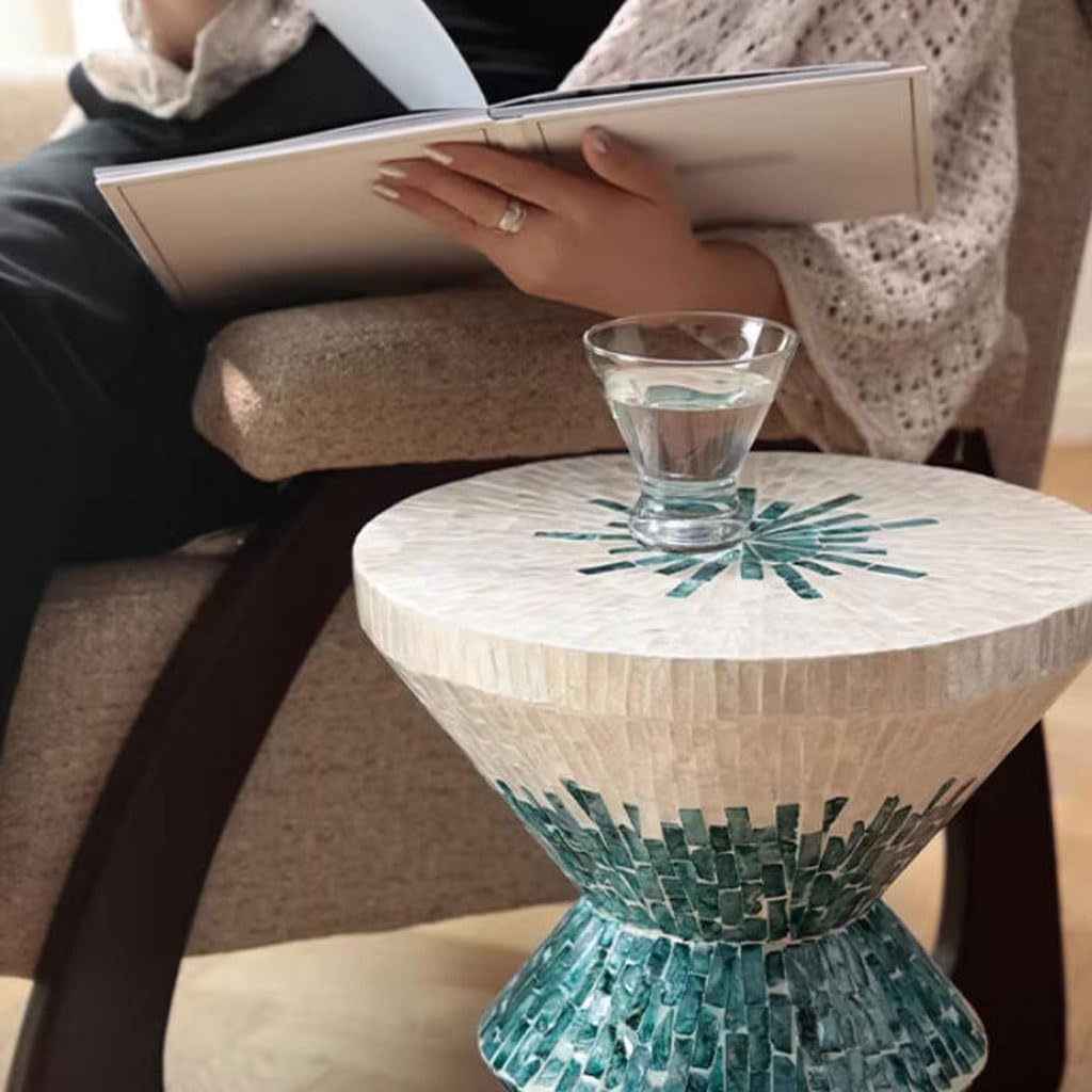 Tiny Side Table Home Living Room Decoration Sofa with Some Creative Turquoise Green Shell Blocks