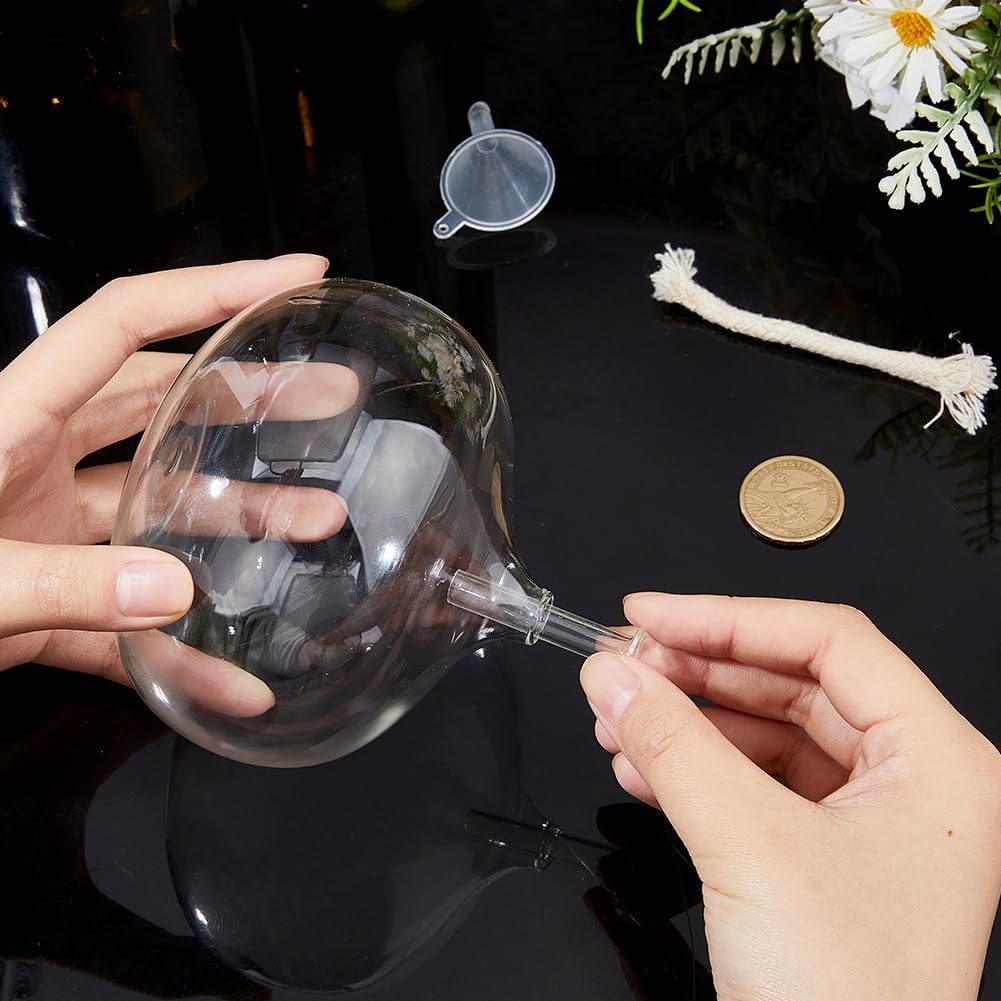 SUPERFINDINGS 2 Sets Clear Glass Oil Lamp Round Refillable Liquid Petite Oil lamp 11.5 x 10.2 cm Burning with Wick and Holder Included for Indoor Lighting and Outdoor Events