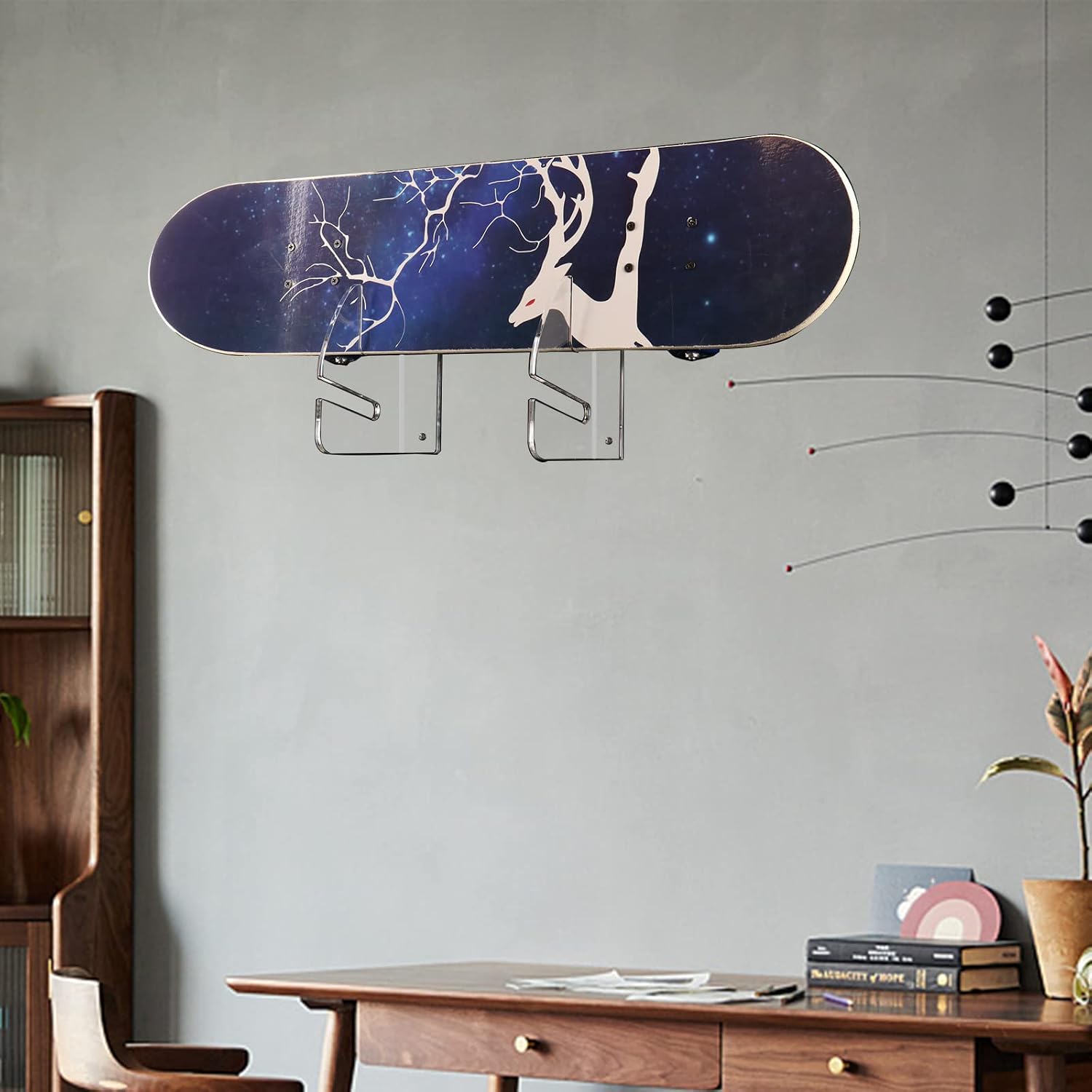 Wall-Mounted Skateboard Mount - Space-Saving Horizontal Display Rack for Secure Skateboard Storage & Decoration