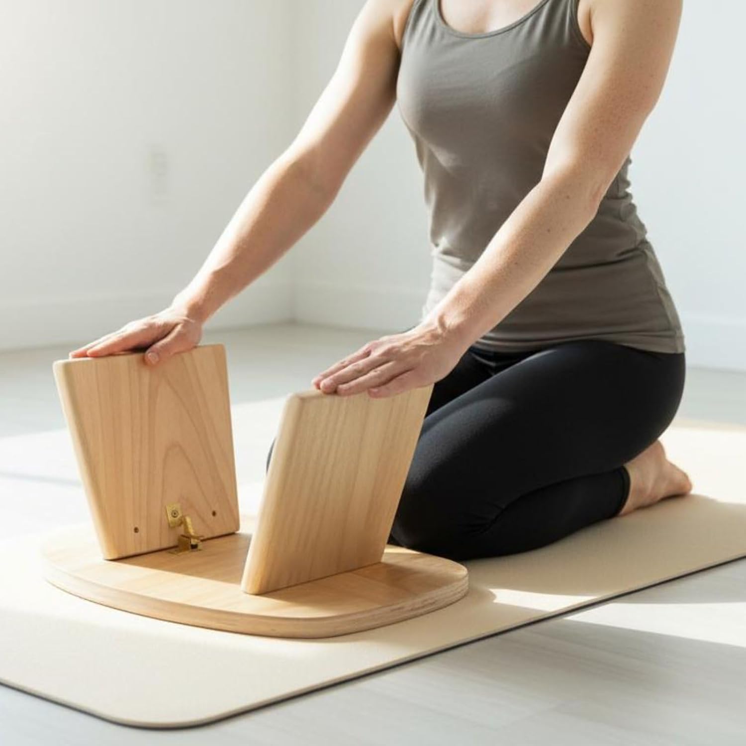Meditation Bench Portable Seat Ergonomic Sitting Stool Wood Construction Removable Legs Suitable for Mindfulness Training Studio Outdoor Activity, Natural Wood, L