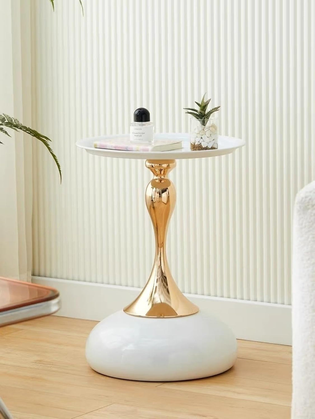 Light Luxury Coffee Table Living Room Metal Moving knickknacks Bedroom nightstand Creative Sofa Side Several Balconies Round Table Italian-Style Telephone Table (White)