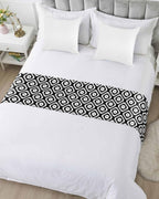 Black White Geometric Bed Runner Scarf Cal King Size, Modern Abstract Art Luxury Bed Throw Runners & Scarves for Twin Full Queen King Foot of Beds, Bedroom Hotel Wedding Room Decoration, 102"x20"