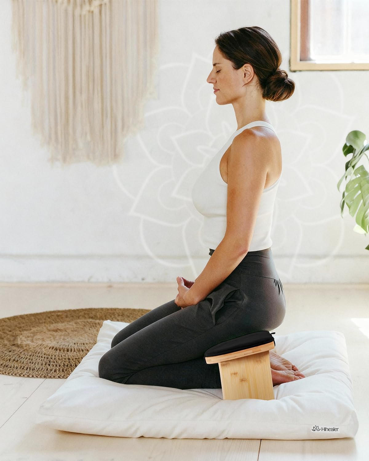 Hihealer Folding Bamboo Meditation Bench with Cushion & Carry Bag – Ergonomic Yoga and Prayer Stool for Comfort and Posture Support (Black)