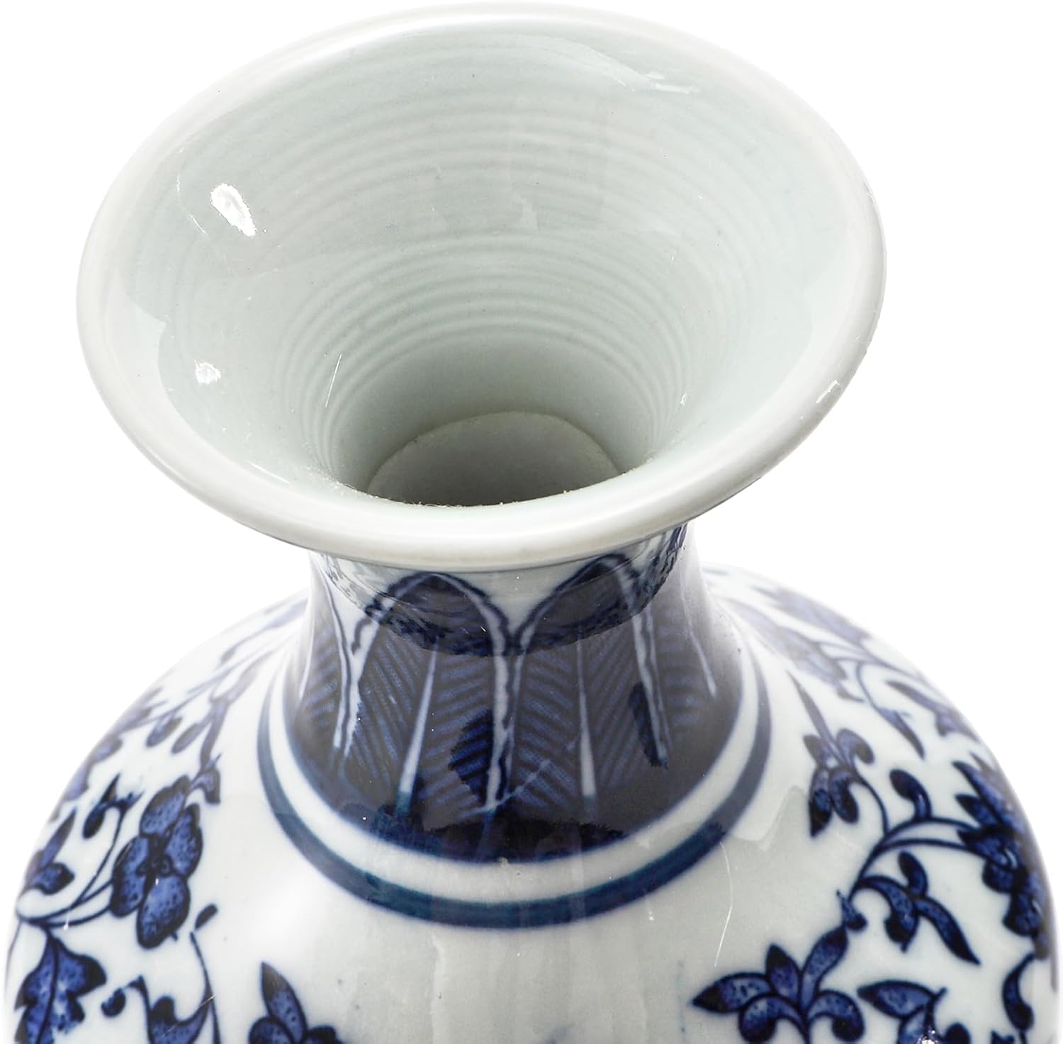 Goaste 3 Pack Small Blue and White Porcelain Vases, 5.5 Inch Tall Mini Vintage Vases, Classic Decorative Bud Vase, Chinoiserie Ceramic Vase for Home Decor, Office, Party Decoration and Events