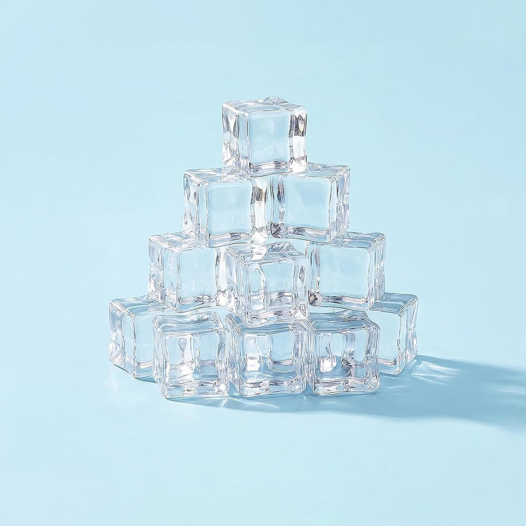 Fake Ice Cubes，100Pcs 15mm Clear Artificial Acrylic Ice Cubes Plastic Faux Icecubes for Fake Bake Vase Fillers Table Decorations Photography Prop