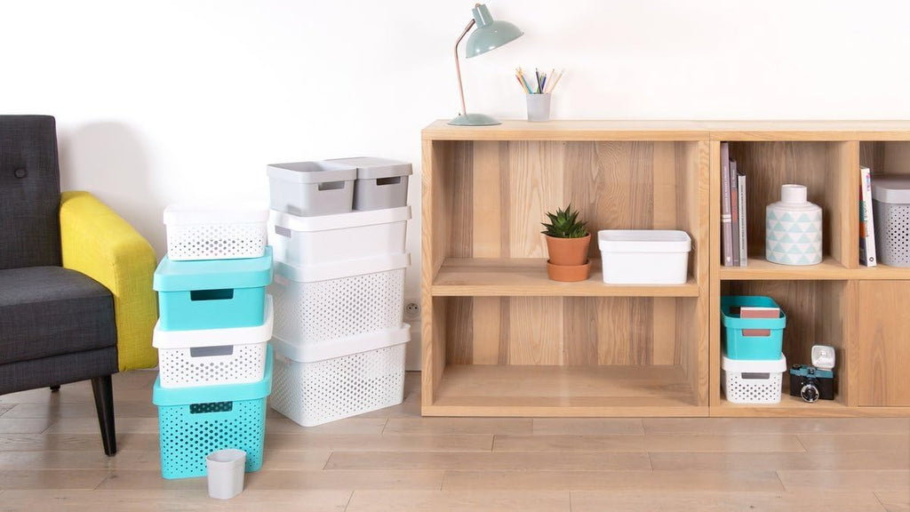 Curver 04760-N23-00 Infinity Storage Box Infinity Gepunktet 10,55x7,32x4,88in in White