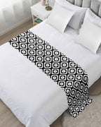 Black White Geometric Bed Runner Scarf Cal King Size, Modern Abstract Art Luxury Bed Throw Runners & Scarves for Twin Full Queen King Foot of Beds, Bedroom Hotel Wedding Room Decoration, 102"x20"