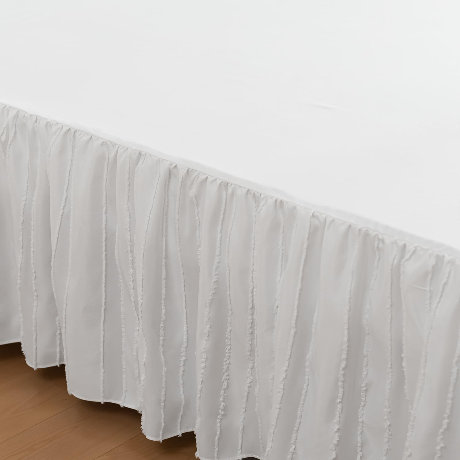 Striped Tufted Bed Skirt Queen Size, Ruffled Bed Skirts with Split Corners, Queen Bed Skirt 14 Inch Drop Dust Ruffle with Platform, White, 14'' Queen