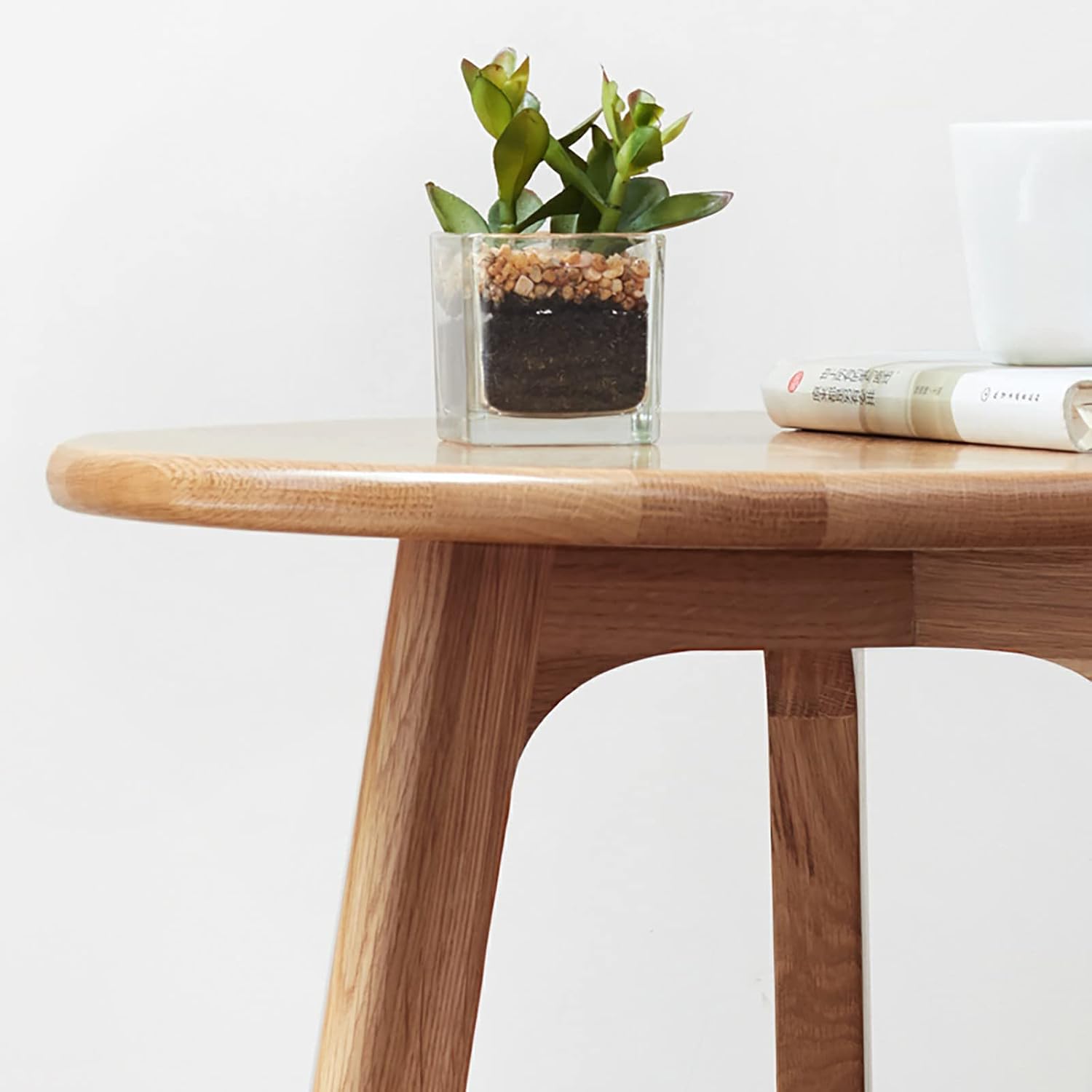 Modern Coffee Table,Solid Oak Round Side Table with 3-Legs & Non-Slip Pads,Easy Assembly Wood End Tables/Nightstand for Living Room,Bedroom,Home,Office,16.96" H Natural