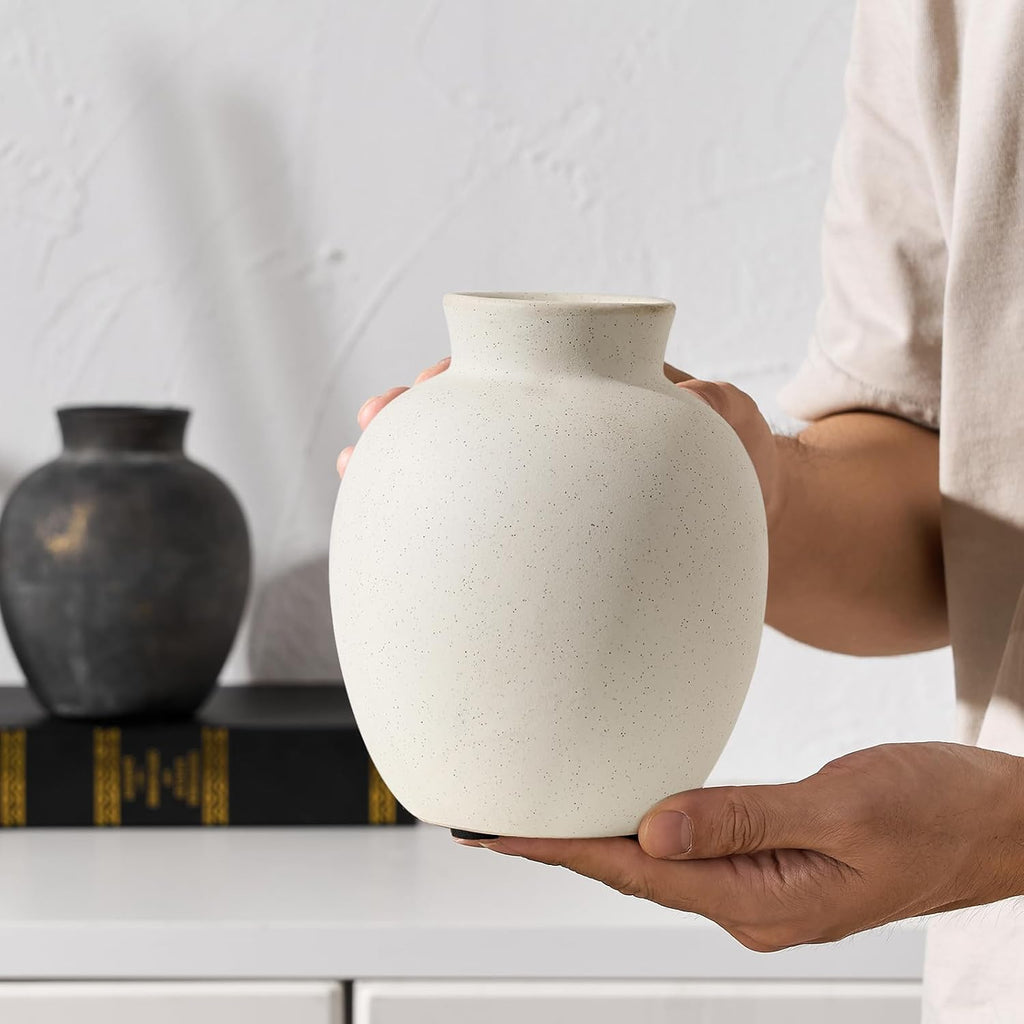 SIDUCAL Spotted Ceramic Modern Style Vase, 5.7 Inch Rustic Farmhouse Boho Vase for Home Decor, Terracotta for Table, Living Room, Wedding, Mantel Decoration, Speckled White