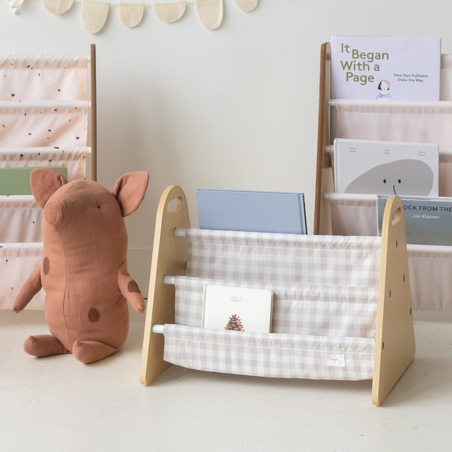3 Sprouts Double Sided Baby Bookshelf - Portable Book Shelf for Kids Rooms - Ideal Toddler Book Storage - Nursery Bookshelf - Small Bookshelf for Child's Room - Book Organizer - Gingham Beige