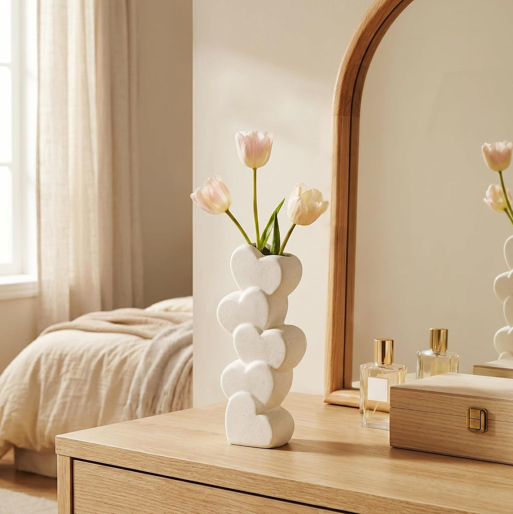 White Ceramic Flower Vases Table Decor Heart Shaped Vase Centerpiece | Nordic Heart Shaped Vases Minimalist Decorative Vase for Table Centerpiece Wedding Dining Living Room Office House Decoration