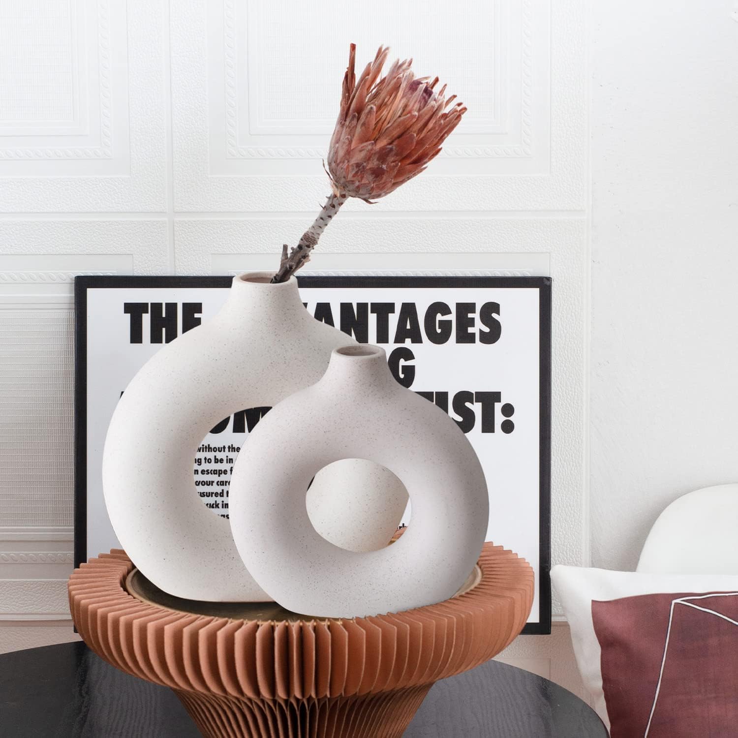 White Ceramic Donut Vase Set of 2, Hollow Matte Pampas Flower Vases for Boho Home Wedding Party Room Dinner Table Shelf Decor.（White）