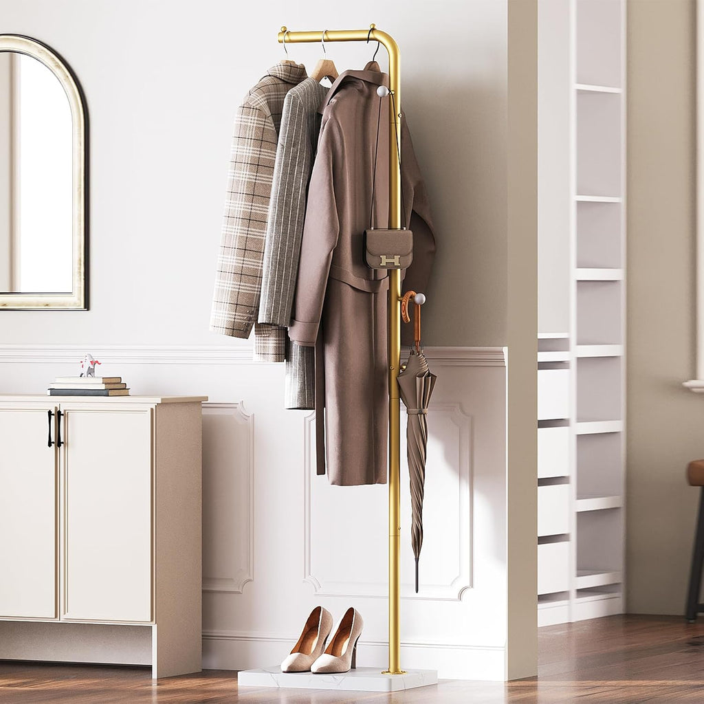 YATINEY L Shaped Glod Coat Rack, Metal Coat Tree, Modern Clothes Rack with 3 Hooks and Thickened Base, Floor Standing Coat Hanger Stand, for Entryway, Living Room, Cloakroom, Gold and White YM01DWY1
