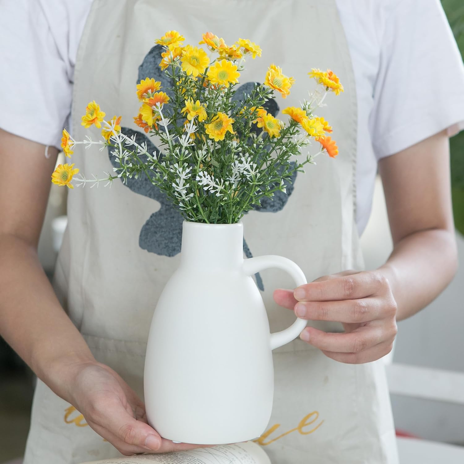 Tanvecle White Ceramic Vase Set - 2 Small Vases with Handle, Pottery Vases for Modern Home Decor, Minimalist Matte Pitcher for Fowers, Decorative Clay Vase Centerpiece Dining Table Decorations