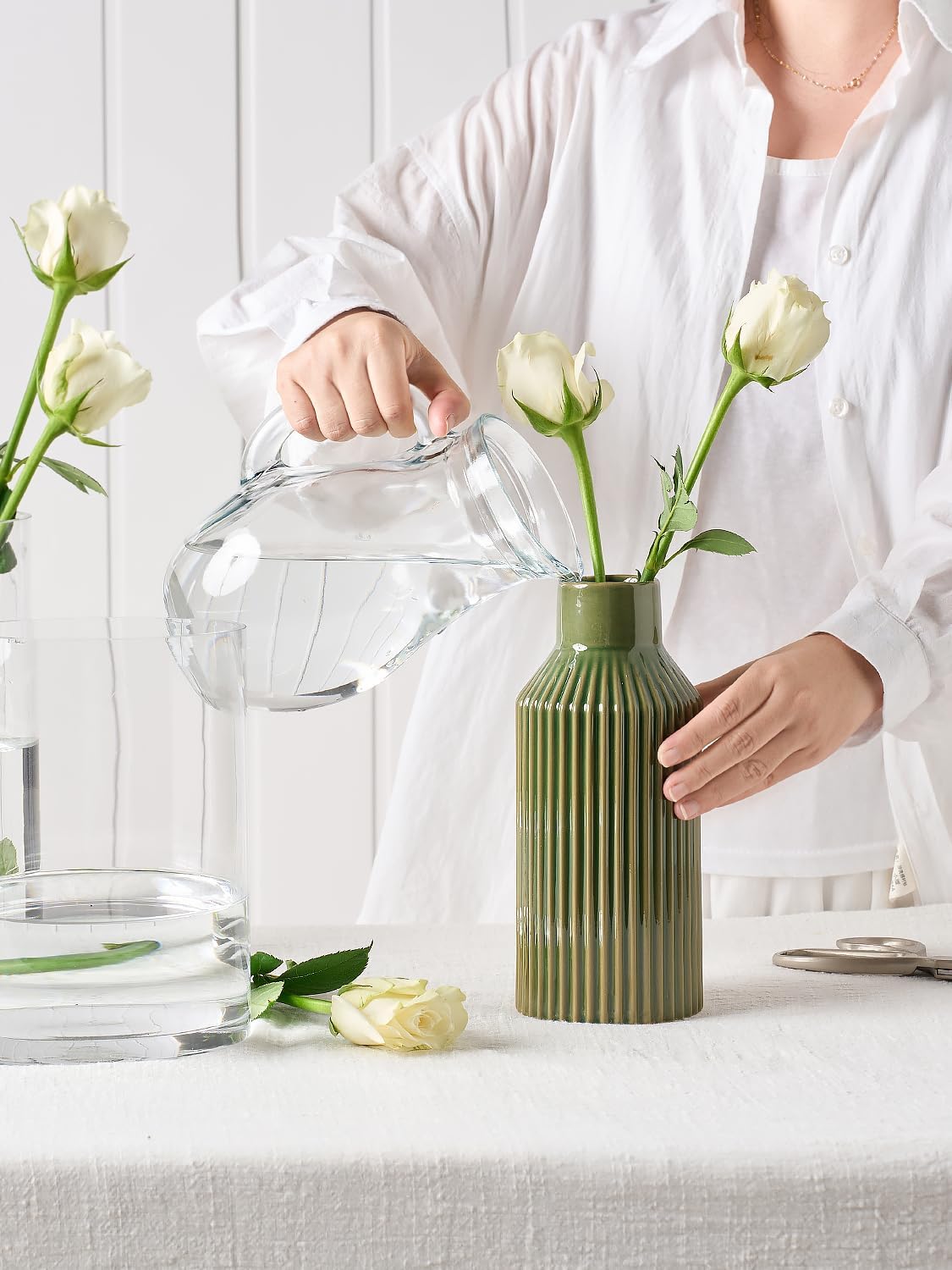 STHIE Green Ceramic Flower Vase, Minimalist Home Decoration, 8 Inch Small Pampas Grass Vases for Kitchen, Bedroom, Office, Living Room, Bathroom, Shelf Centerpiece Table