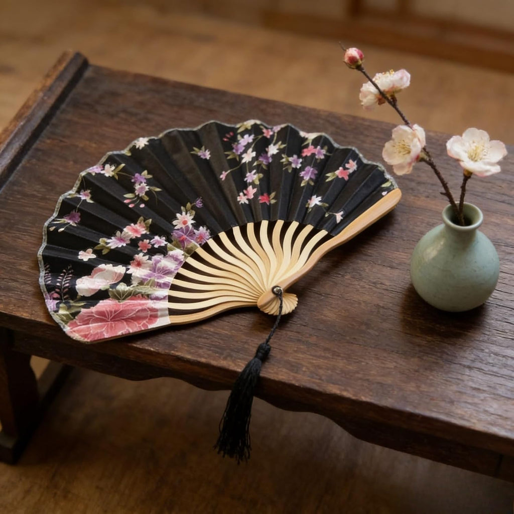 Floral Folding Hand Fan – Elegant Black Silk Cherry Blossom Fan with Tassel, Portable Vintage Fan for Women, Wedding, Cosplay, Photography Props & Home Deco