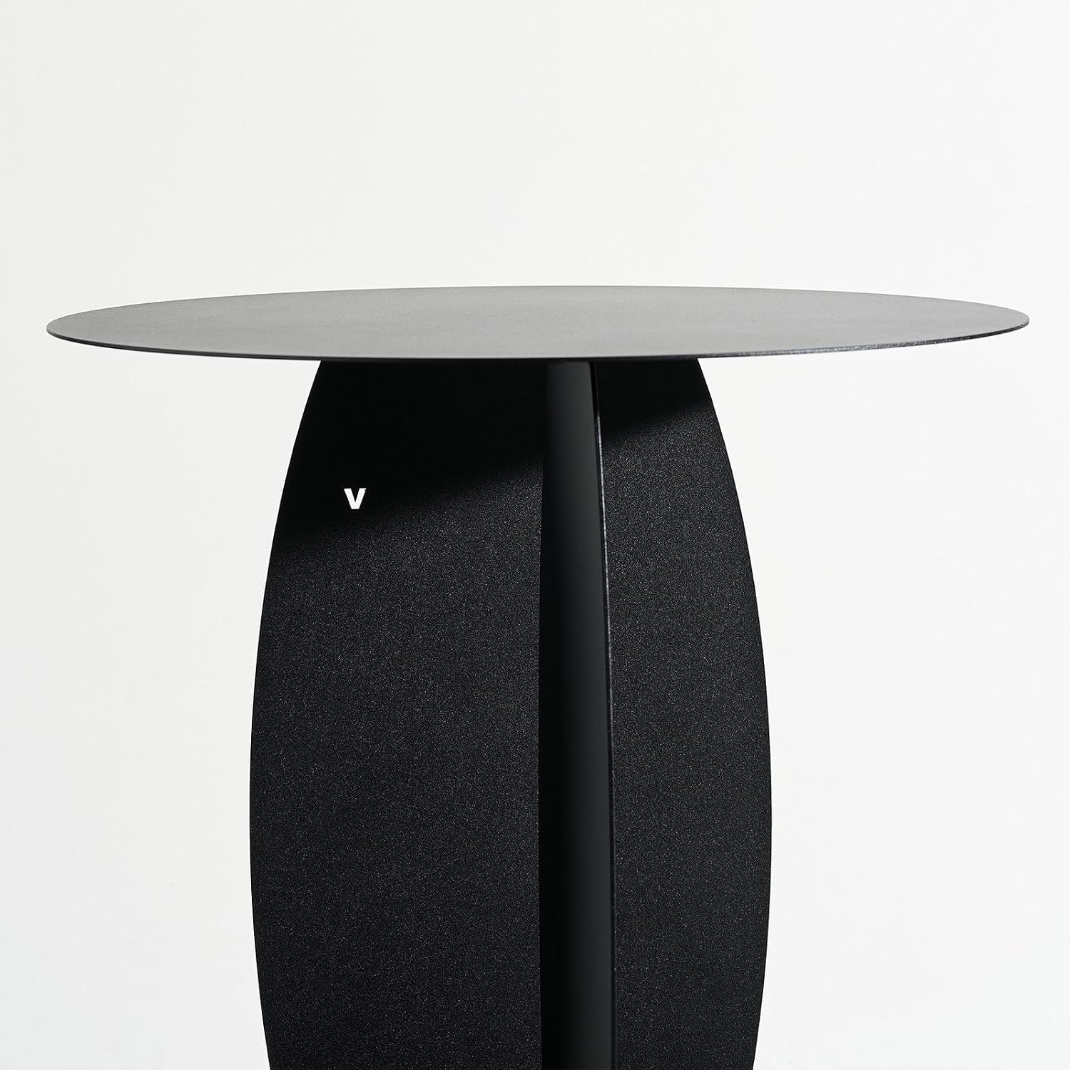 VEYRA Minimalist Round Metal End Table, 16.54" Accent Side Table, Heavy-Duty Solid Steel Side Table for Living Room & Bedroom, Easy Assembly, Matte Black