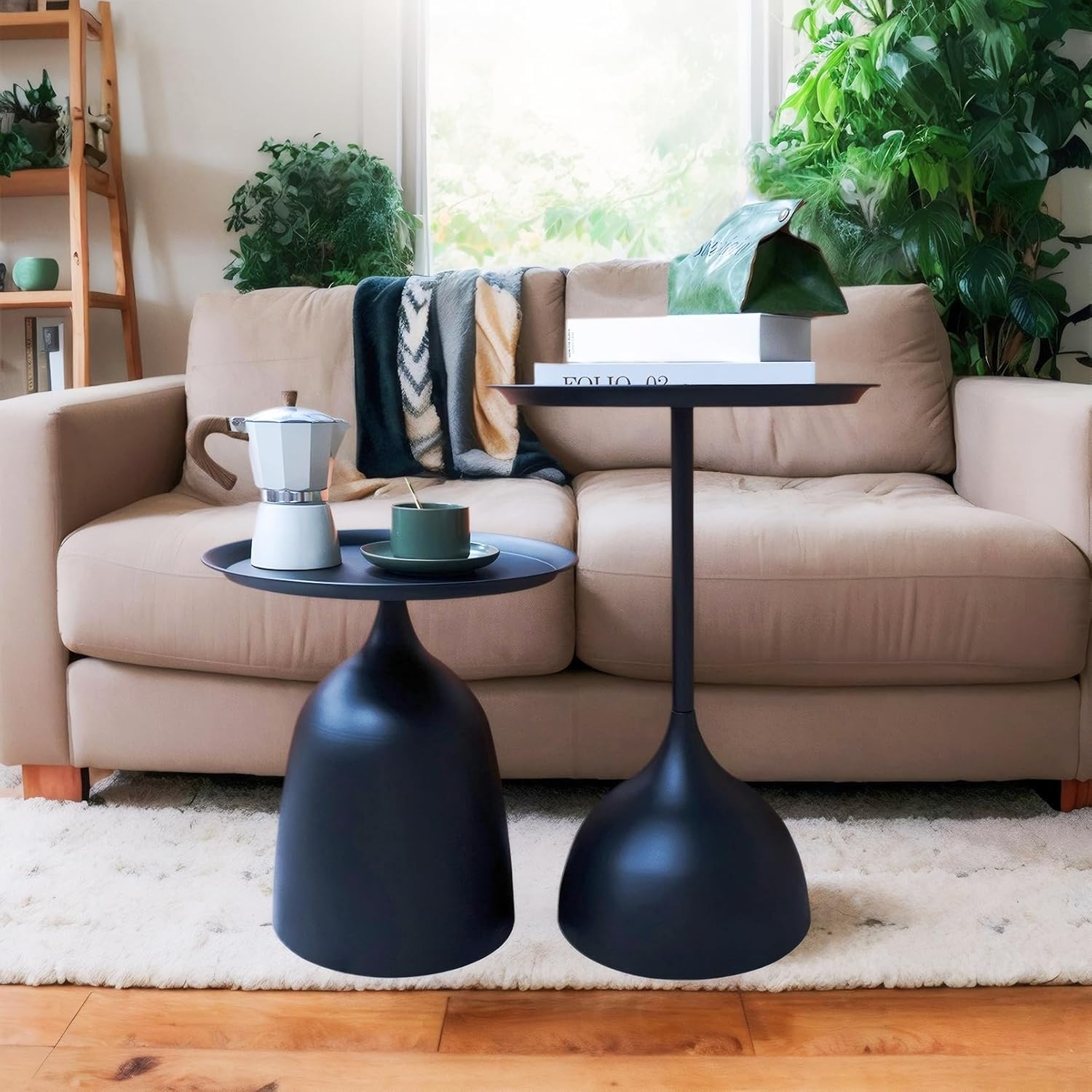Benkyo Black Nesting Tables Pedestal Coffee Table Set of 2 Nesting Side Tables Round Metal End Table Small Circle Modern Sofa Table for Living Room，Black