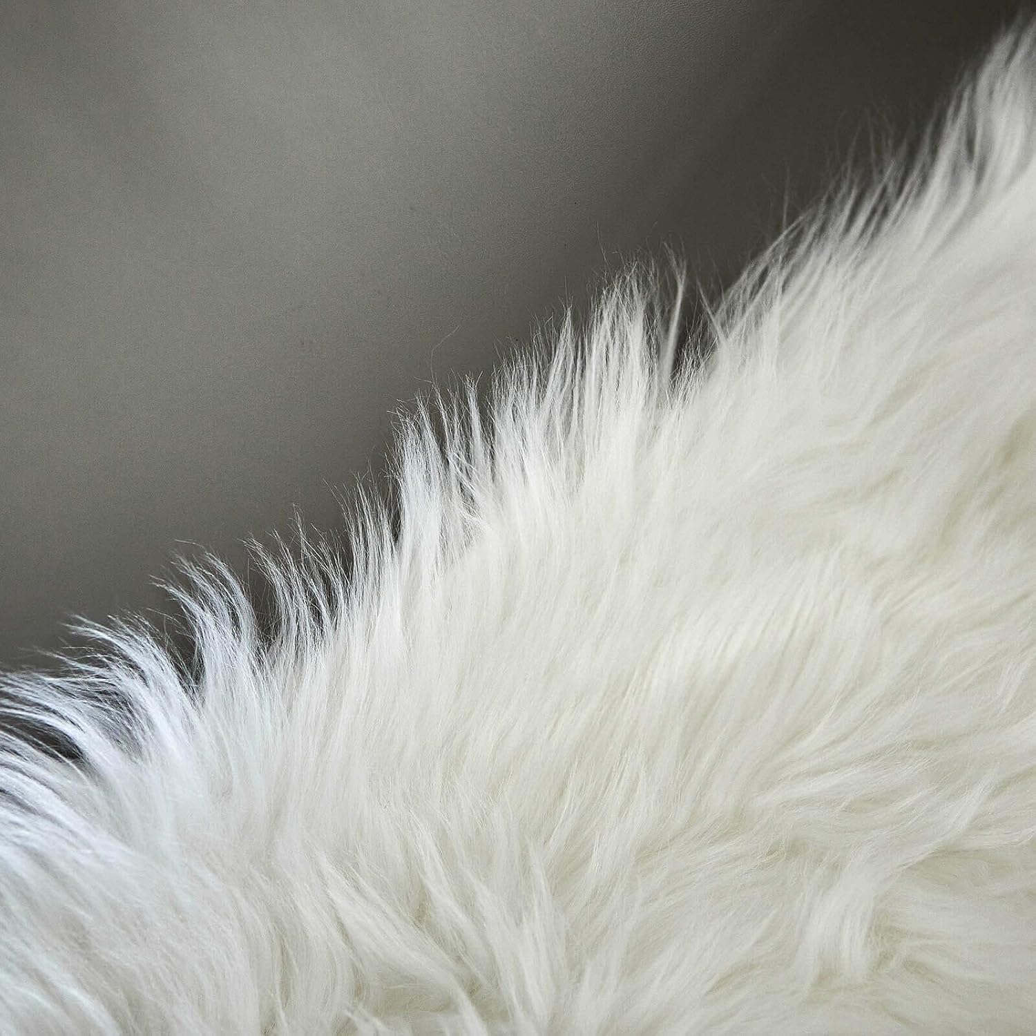 Efavormart 20"x20" White Faux Sheepskin Chair Pad, Soft Faux Fur Rug Seat Cushion for Sofa Cover, Bedside Runner, Living Room, Modern Decor Mat