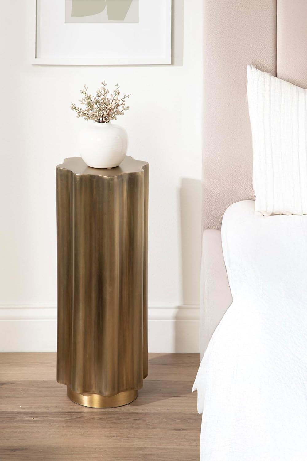 Kate and Laurel Pandey Modern Metal Wavy Drink Table, 9 x 9 x 22, Antique Brass, Curvy Mini Table for Use as a Pedestal Plant Stand Indoors or as a Small Nightstand Option