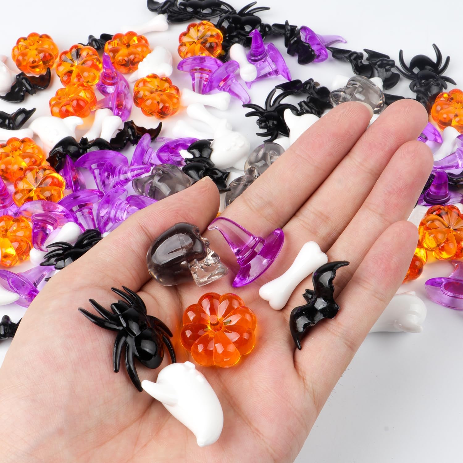 Jangostor 160 PCS Halloween Acrylic Spider Mini Pumpkins Bat Ghost Skull Hat Acrylic Sensory, Halloween Vase Filler Gems for DIY Crafts, Home, Halloween Table Decoration