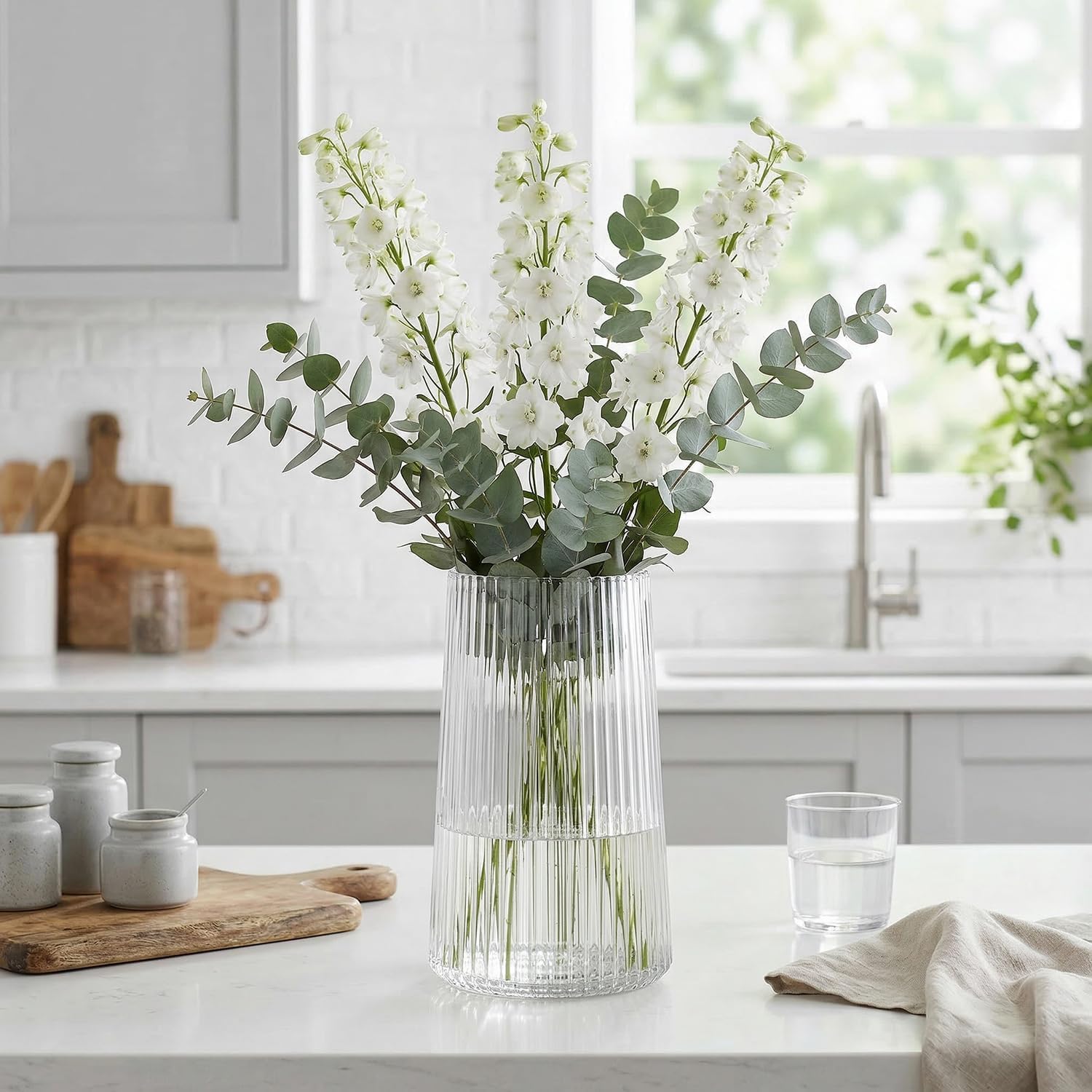 Clear Glass Vase for Flower, Flower Vase for Bouquet, Modern Glass Vases, Ribbed Vases for Living Room, Bedroom, Dining Table, Office, Wedding, Centerpieces, 8 Inches