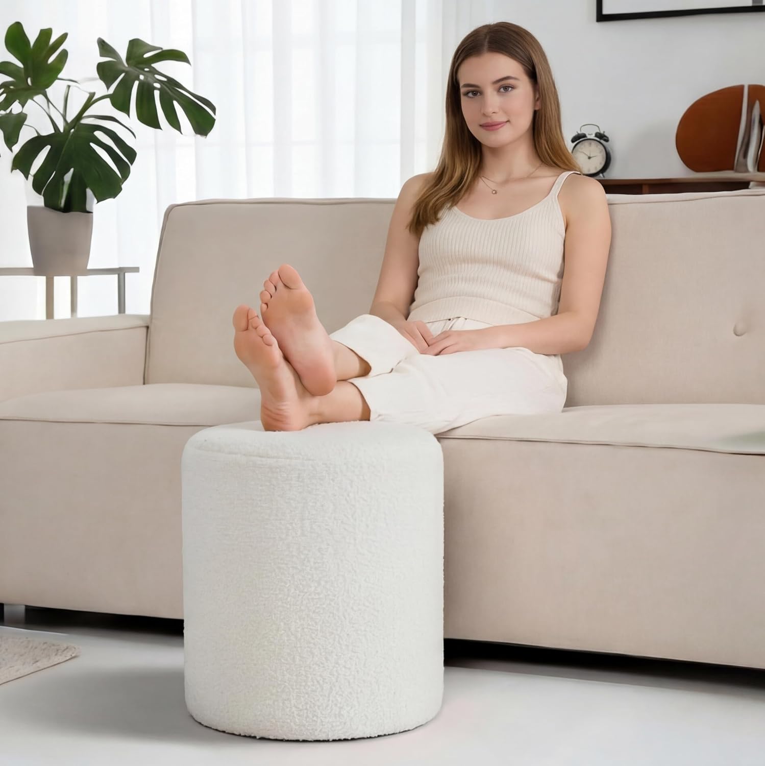 Modern Round Vanity Stool, Small Ottoman, Cute Fabric Foot Stool, Teddy Fleece Footrest, Upholstered Vanity Chair, Stool for Makeup, Bedroom, Living Room (1PCS, Round-White)