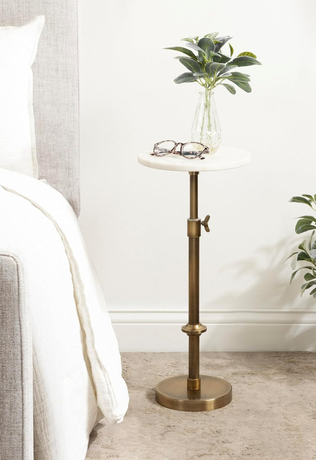 Kate and Laurel Engles Traditional Adjustable-Height Pedestal Drink Table, 10 x 10 x 30, White Marble and Antique Brass, Vintage Round Indoor Metal Plant Stand with Authentic Marble Tabletop
