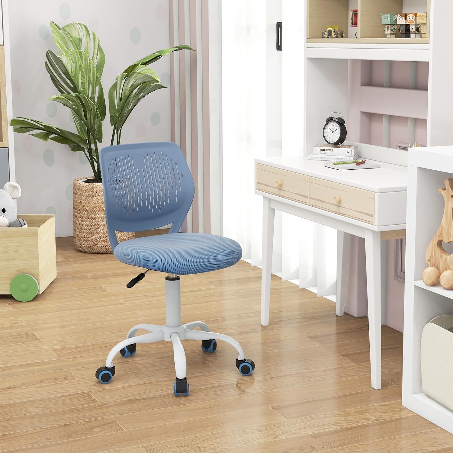 Giantex Modern Kids Desk Chair, Armless Study Chair with Adjustable Height, Ergonomic Office Chair with Wheels, Rolling Swivel Mesh Task Desk Chair for Girls Boys Teens, Blue