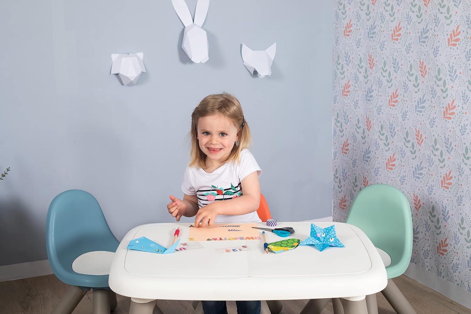 Smoby - Kid Table - Furniture for Children - from 18 Months - Indoor and Outdoor - White - 880405