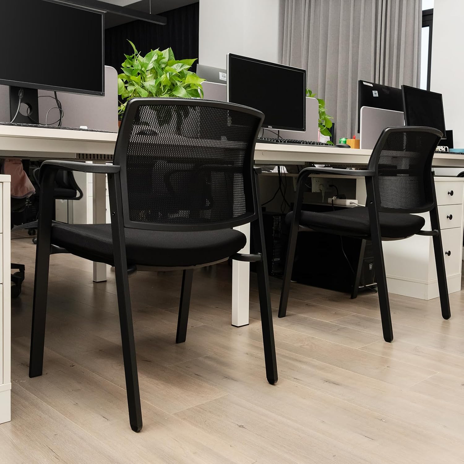 Giantex 2-Pack Reception Room Chair Set with Mesh Back, Metal Frame & Padded Seat, Armrests, No Wheels, Stacking Guest Chairs for Office, Waiting Room, Lobby, Meeting, Black