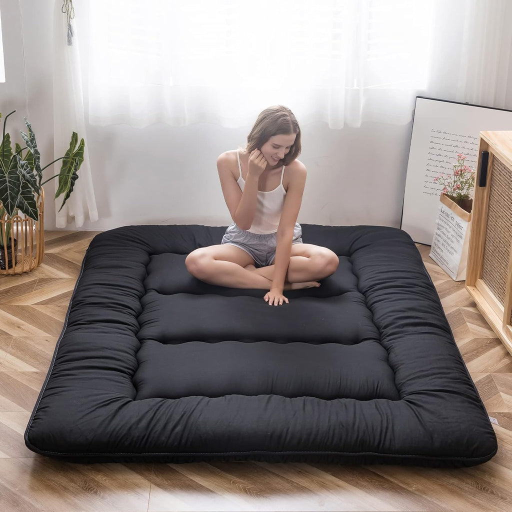MAXYOYO Japanese Floor Mattress Futon Mattress, 4" Thicken Tatami Mat Sleeping Pad Foldable Roll Up Mat Boys Girls Dormitory Pad Kids Floor Lounger Cushion, Black, Queen