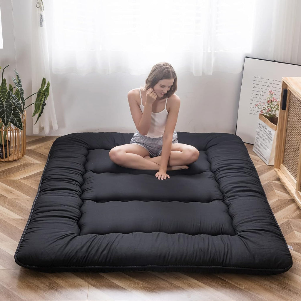 MAXYOYO Japanese Floor Mattress Futon Mattress, 4" Thicken Tatami Mat Sleeping Pad Foldable Roll Up Mat Boys Girls Dormitory Pad Kids Floor Lounger Cushion, Black, Queen