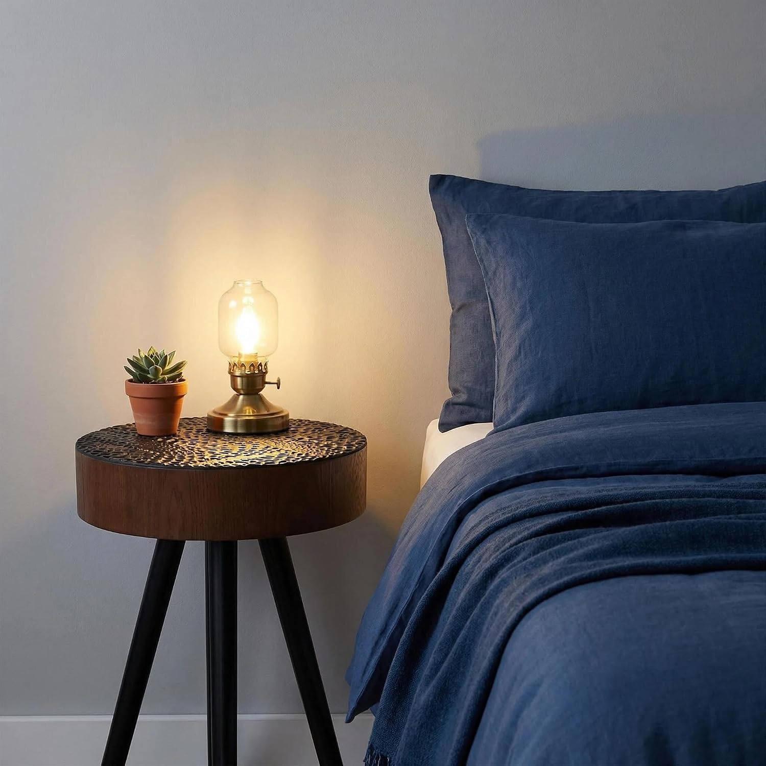 15.7" Round Side Table with Carved Top, Compact Accent Table, Small Drink Tables, Multi-Functional Nightstand, Solid Wood Legs, Countryside Style, Ideal for Living Room, Bedroom, Black and Walnut