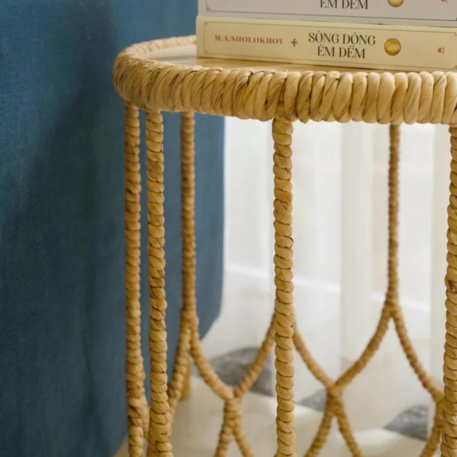 VNT Signature Handwoven Round Side Table with Solid Wood Top – Natural Rattan Accent Table, Artisan-Made