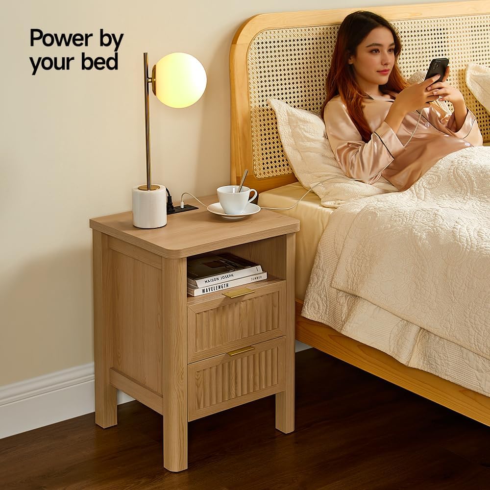 ONBRILL Fluted Night Stand with Charging Station, 23" Modern 2 Drawers End Table, Nightstand Set of 2 with Curved Profile Design, Bed Side Table for Bedroom, Living Room, Natural Oak （1-Pack）
