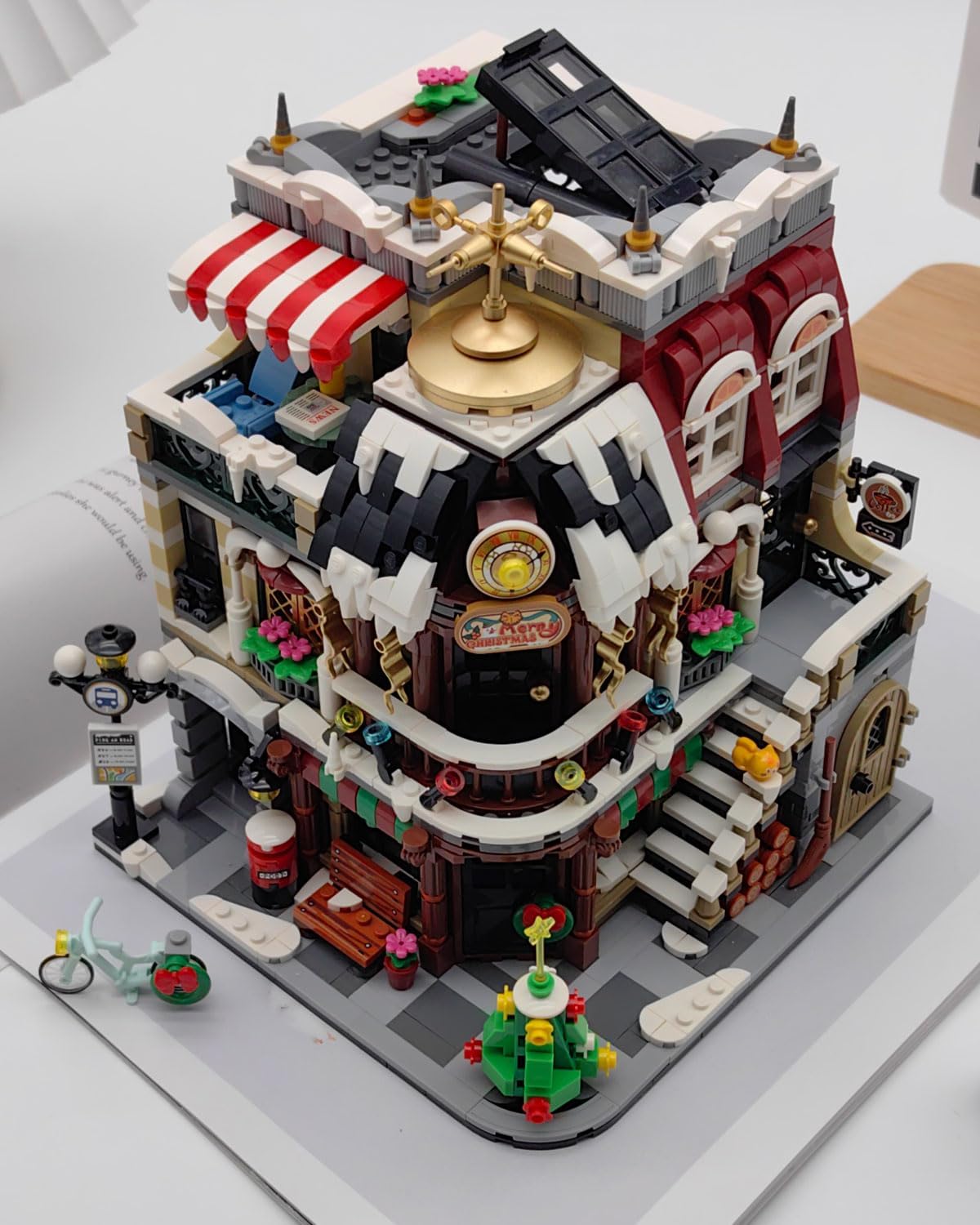 Christmas Cafe House Building Block Set, Adult Street View Bricks Model Set, Boys Girls Adult Christmas Holiday Toys Gifts, 2506 PCS Mini Block House Model (1054)