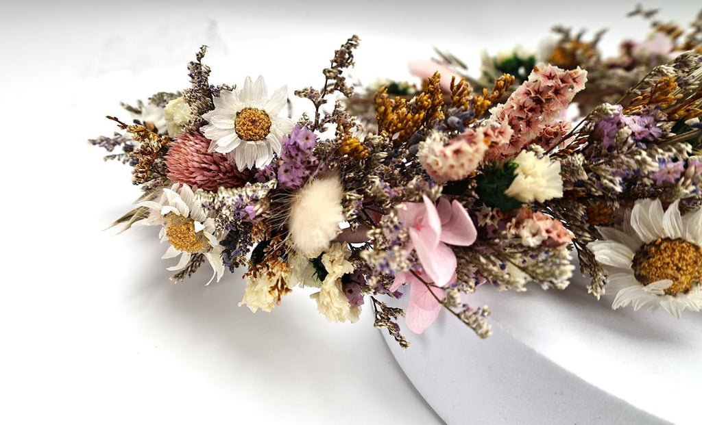 Rustic Preserved Dried Flower Crown Natural Floral Headband with Daisy Cream Mixed Flowers for Women Maternity Brides Bridesmaids Flower Girls Family Photography