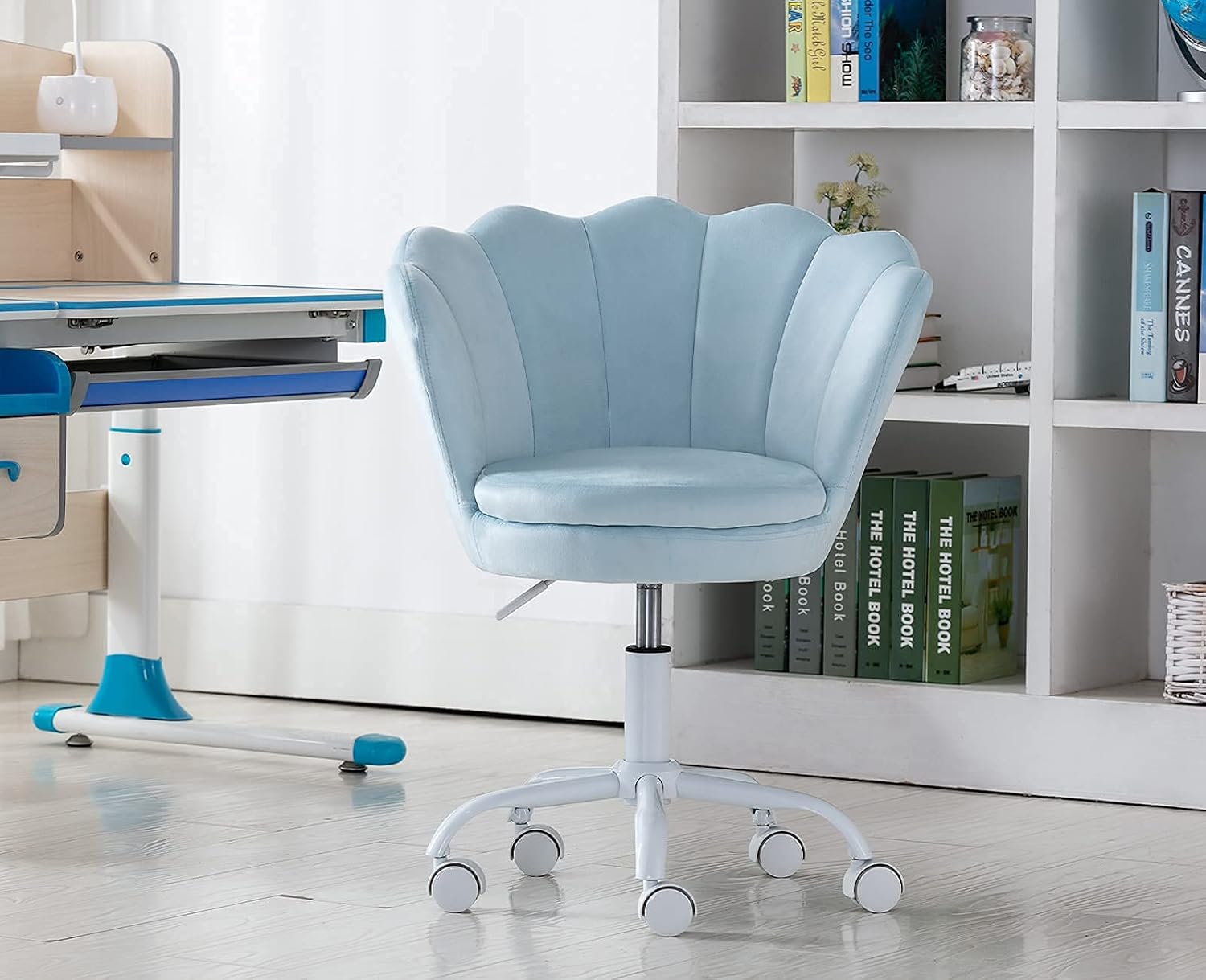 chairus Cute Kids Desk Chair Velvet Living Room Accent Armchair Upholstered Teens Vanity Chair with Seashell Back, Adjustable Swivel Children Study Chair for Computer Homework, Blue