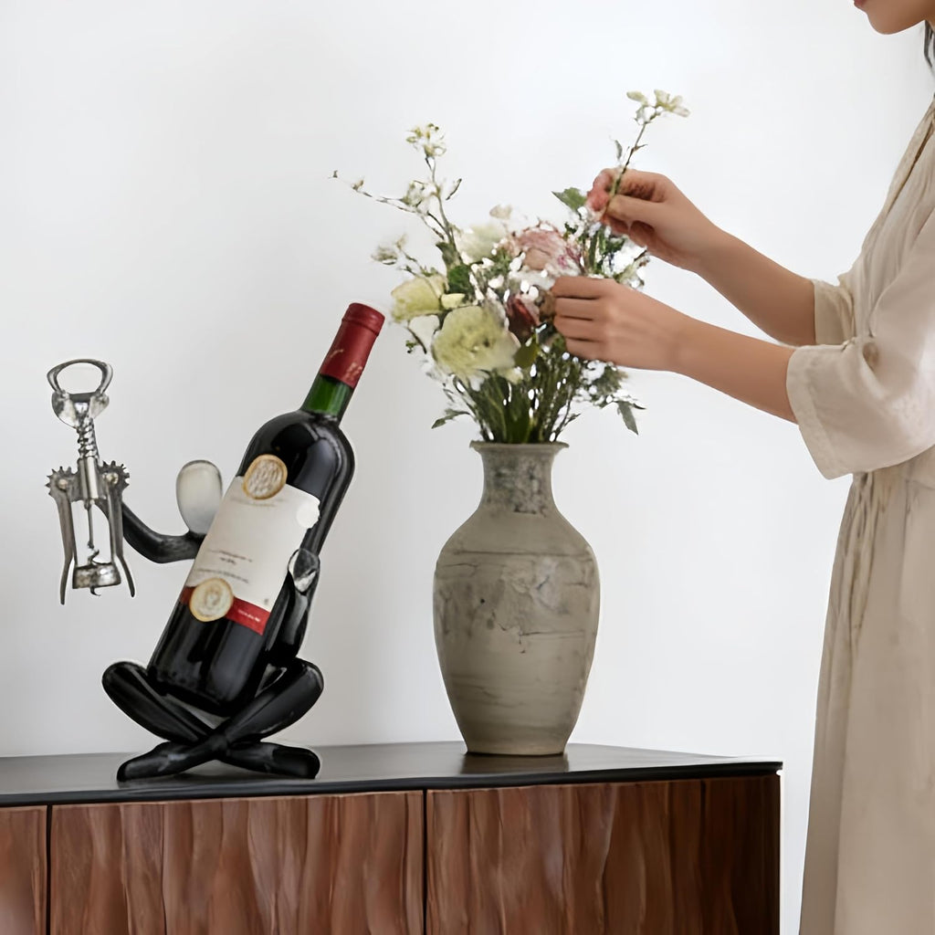 XINXUAN Abstract Wine Bottle Holder Home Decor, Resin Hollow-Out Design Decorative Wine Rack (Gradient Black)