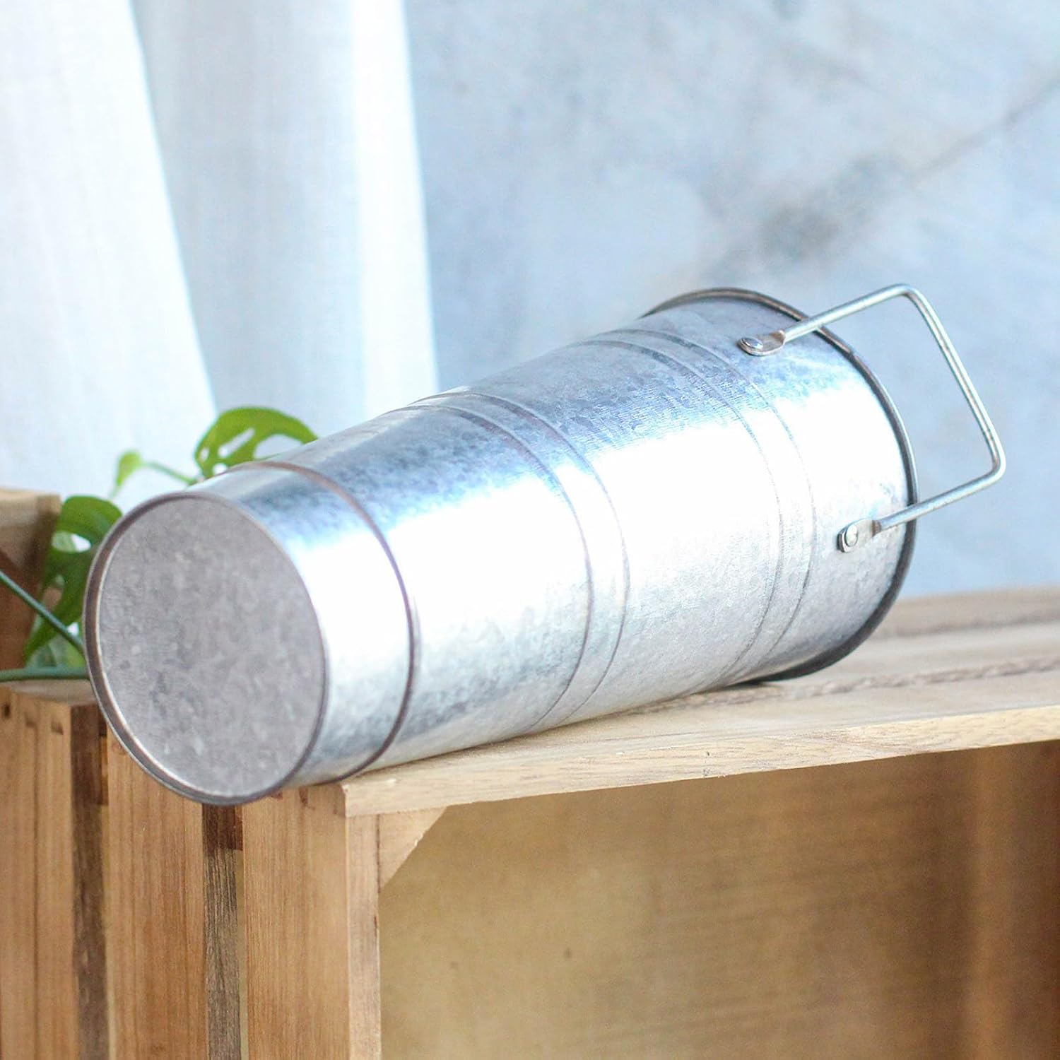 Fashionable Metal Umbrella Holder Freestanding Storage for Home and Supplies Decoration Pieces Entryway Accessory