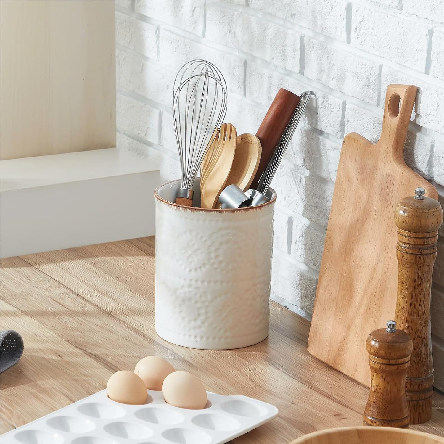 ONEMORE Large Utensil Holder, 7.2" Kitchen Utensil Crock, Ceramic Cooking Utensil Organizer for Kitchen Counter Decor, White Organizer for Spatula, Spoons & Cooking Tools
